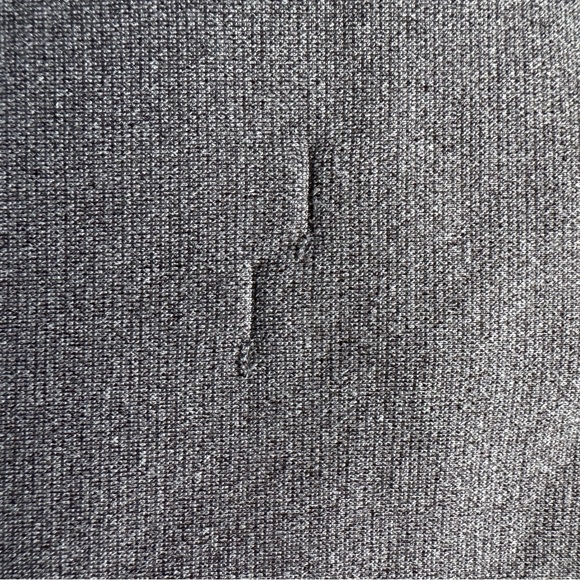 Men’s Under Armour Hoodie - Picture 12 of 13